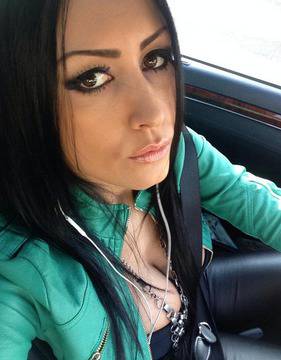 Джена показа гръд за “добро утро“