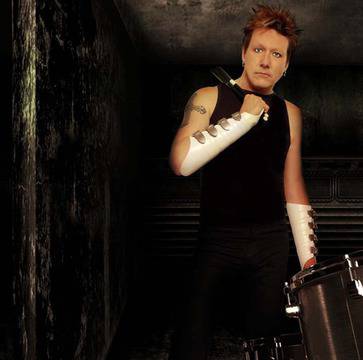 Барабанисът на „Скорпиънс“ в затвор