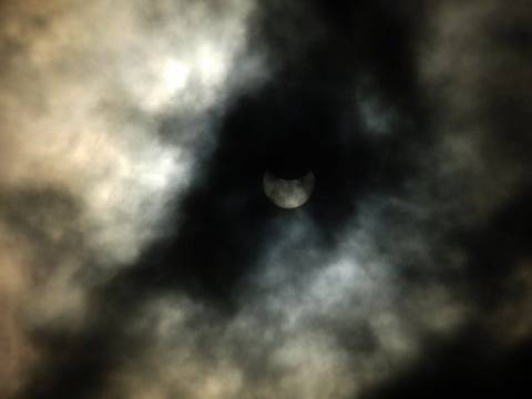 Слънчевото затъмнение омая милиони