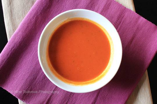 Крем супа от моркови с картофи и лук