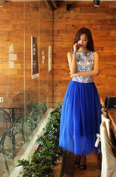 Рокля с декорация на порцелан