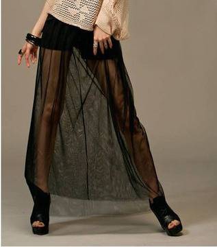 Пола с къси панталони Tulle