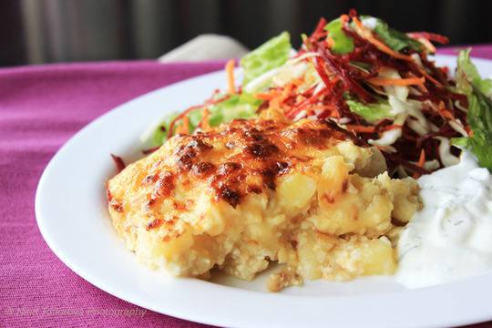 Картофен огретен със сирене и кашкавал