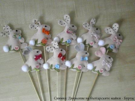 Бургаски майки редят Великденски благотворителен базар на „Тройката“