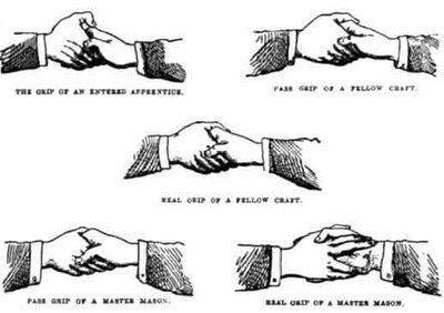 Масонски поздрав между Кралица Елизабет и Анджелина Джоли