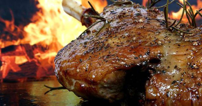 Шпиковано агнешко бутче