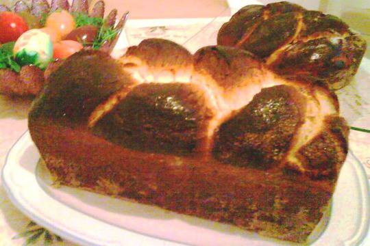 Плетен козунак с плънка