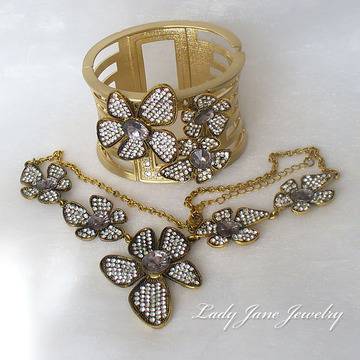 Комплект Златни цветя 2, колие и гривна