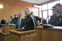 Пловдивският съд остави в ареста служителя на СОБТ, замесен в цигарената афера