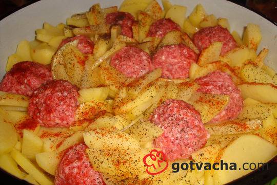 Картофи на фурна с кайма