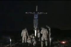 Украински войници разпъват на кръст опълченец! 18