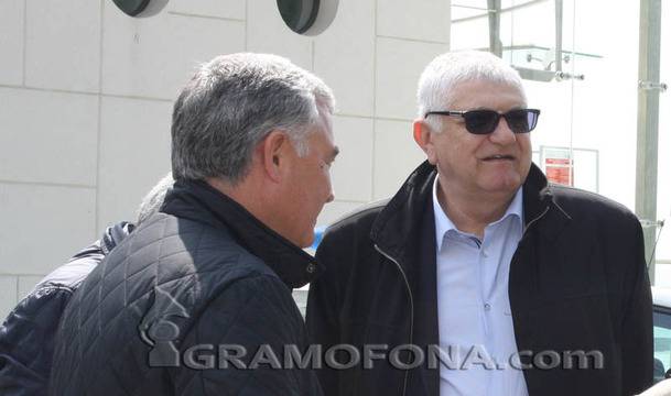 Петър Кънев за големите търговски вериги: Имайте морал като в родината си