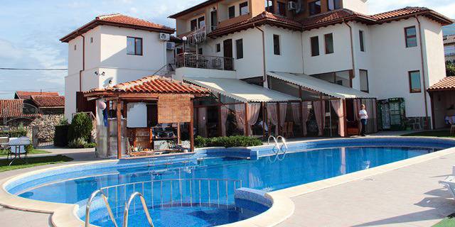 Почивка на планина, Паталеница! Нощувка със закуска, СПА пакет, басейн в Еко комплекс Флора!