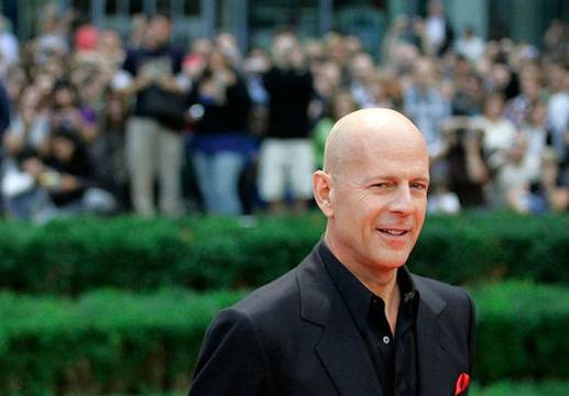 Как ще изглеждат с коса най-известните гологлавци на Холивуд