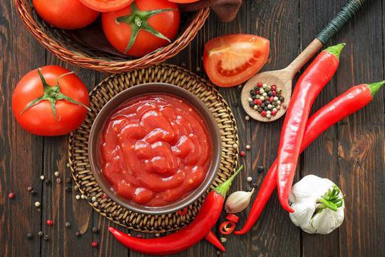 Доматен сос с чесън