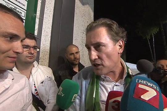 В защита на „олигофрена“