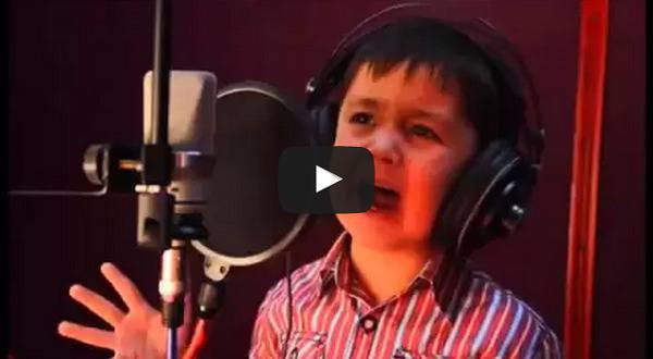 Дете с УНИКАЛЕН глас остави без думи целия свят. Чуй неговото изпълнение