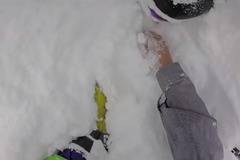 Ужасяващо видео от камера на скиорска каска! Човек е затрупан от ЛАВИНА, но после спасен от приятелите си