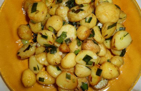 Картофки соте с пресен чесън