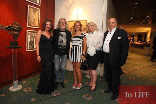 Деси Барбукова с първа изложба и в София