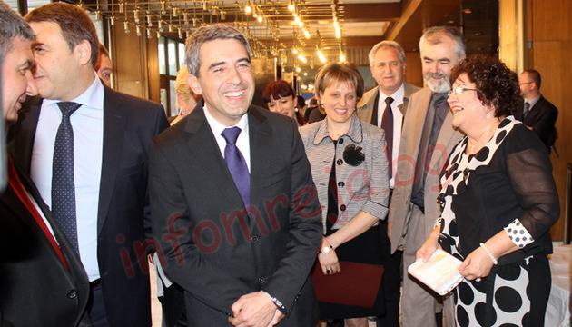 Президентът уважи 40-ия юбилей на математическата гимназия в Благоевград – ИНФОМРЕЖА – НОВИНИ ОТ ЮГОЗАПАДНА БЪЛГАРИЯ