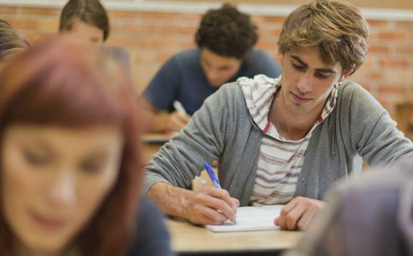 10 от най-забавните бисери от матурите през 2013 г.