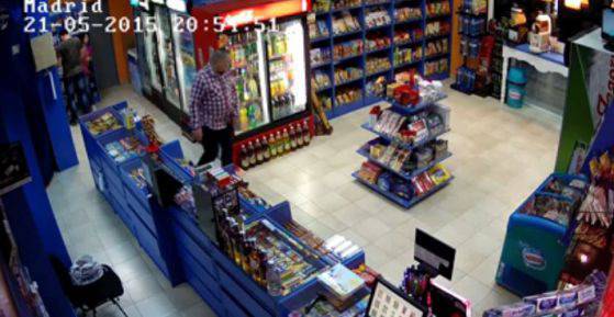 Нагъл обир в магазин в центъра на София (видео)