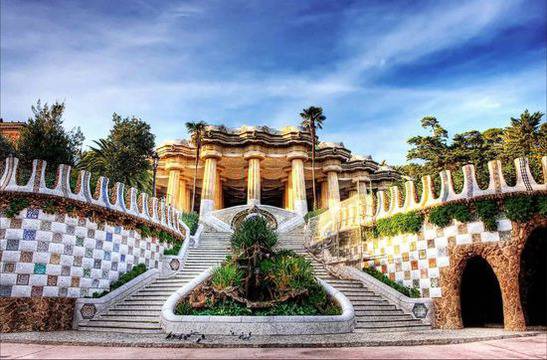 Екскурзия до Барселона със самолет и водач на български