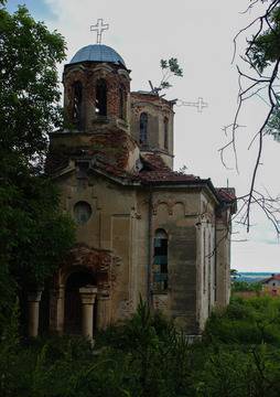 Изоставената църква в село Тлачене (СНИМКИ)
