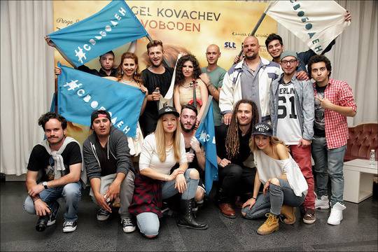 Солов дебют на Ангел Ковачев събра феновете на модерния поп, фънк и рок в :PM CLUB