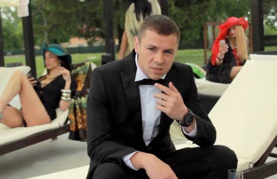 Акага и Ицо Хазарта се правят на „Маймуни“