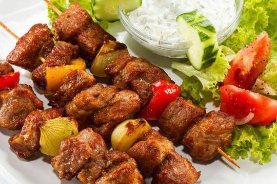 Шишчета от свинско месо с ракия