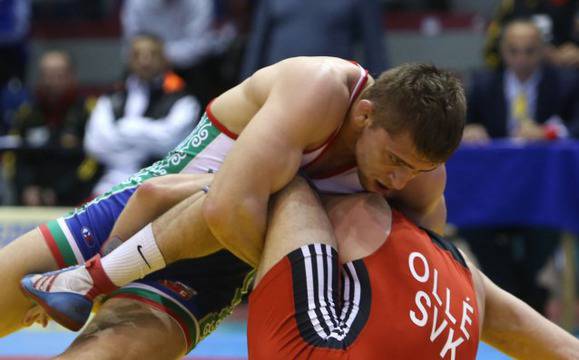 Над 200 борци се пускат в шампионата по класическа борба