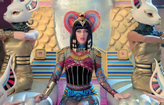„Dark Horse“ на Кейти Пери с почти милиард гледания