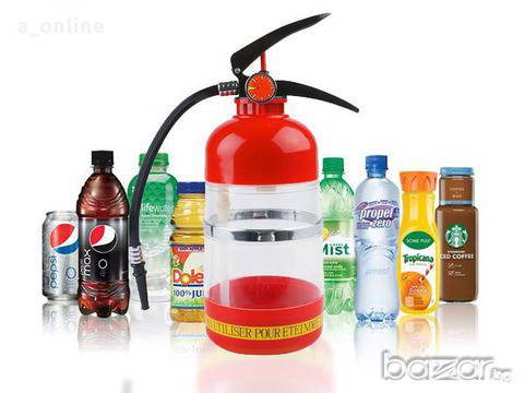 Диспенсърът за напитки с формата на пожарогасител