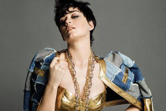 Кейти Пери в колекцията на Moschino