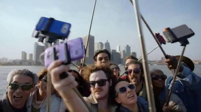 Гаф на Samsung с рекламата на новите модели