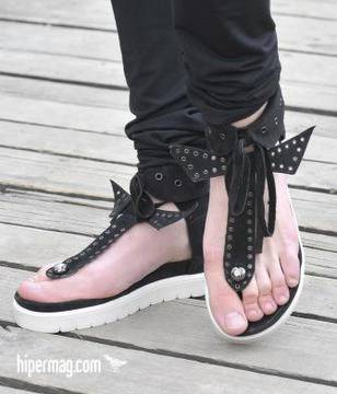 Екстравагантни сандали LaSpeciale в черно