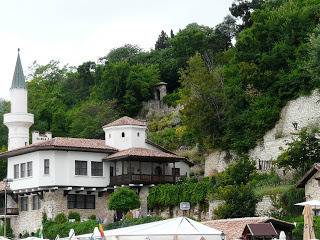 РУМЪНСКИ ТУРИСТИ СА НАЙ-ЧЕСТИТЕ ПОСЕТИТЕЛИ НА ДВОРЕЦА В БАЛЧИК RAZLICHNITENOVINIVSNIMKI НОВИНИТЕ САМО В СНИМКИ-РАЗЛИЧНИТЕ НОВИНИ