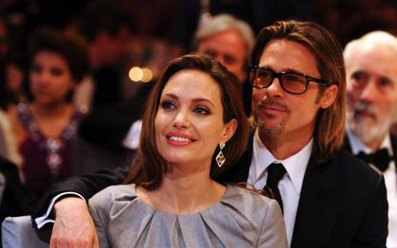 Анджелина Джоли и Брад Пит се развеждат?