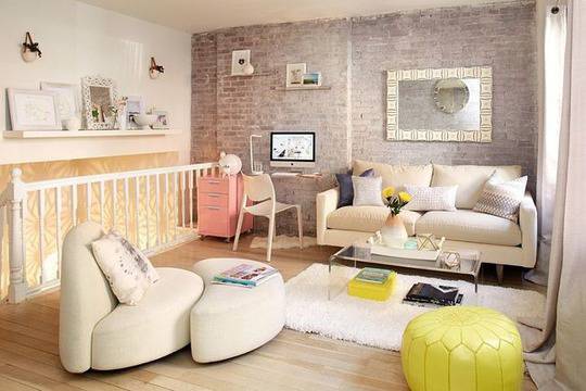 Жилище с нежен пастелен интериор