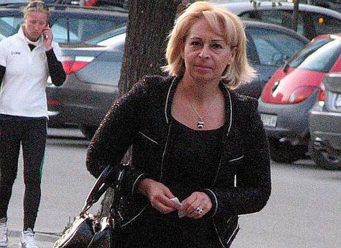 ​Обвиниха лъскавото Райне, чакат я да пропее като Лили Иванова?