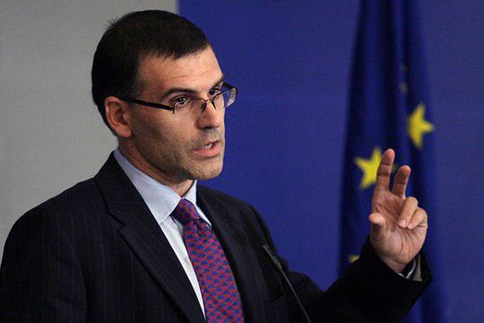 С. Дянков: Какво означава референдумът в Гърция за съседите й