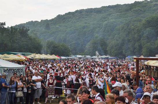 Българска сватба чупи рекорди на „Гинес“