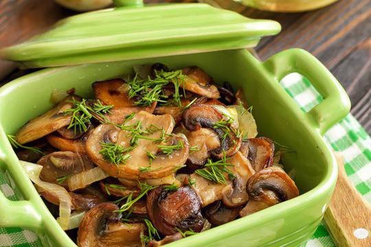 Гъби с лук и масло