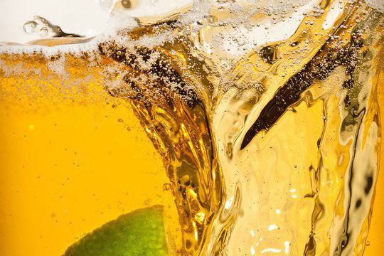 Бира за подхранване и обем на косата