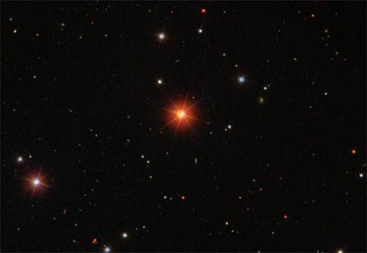 Откриха уникална звездна система с 5 слънца