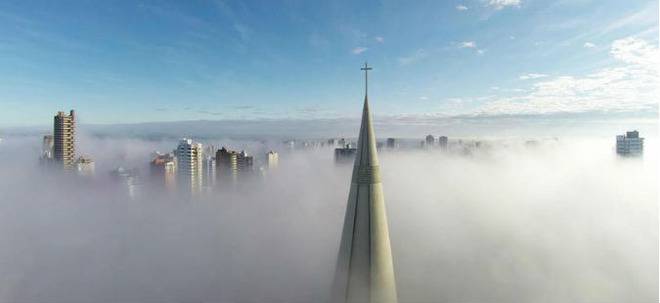 Игра на дронове