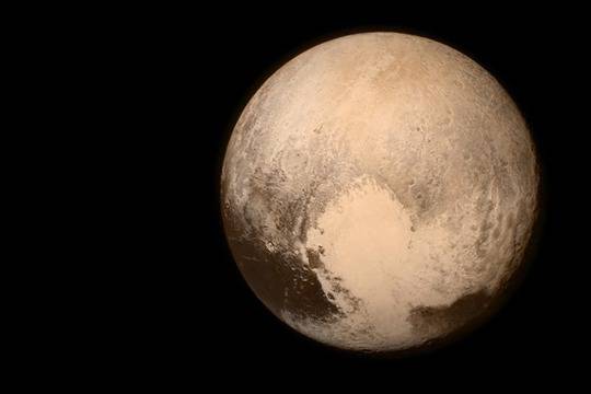 Плутон в максимална близост