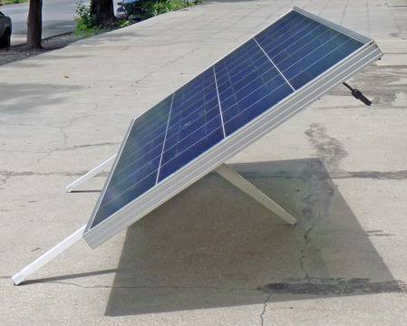 Конструкция със сгъваем крак за соларни панели
